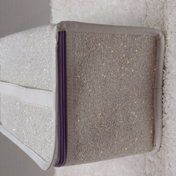 Clinique White Travel Makeup Sparkle Glitter Bag - Picture 5 of 13